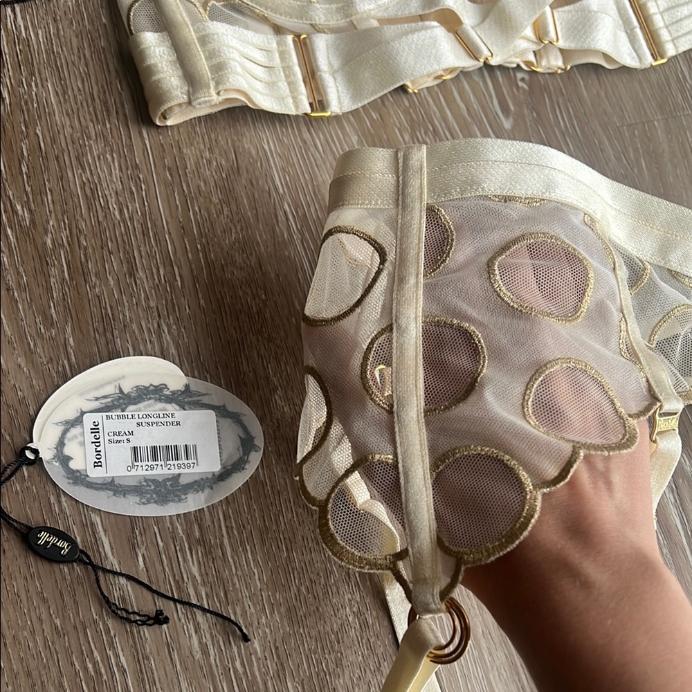 Bordelle Bubble Bodice Bra and Longline Suspender Set cream & gold size Small - Picture 8 of 17